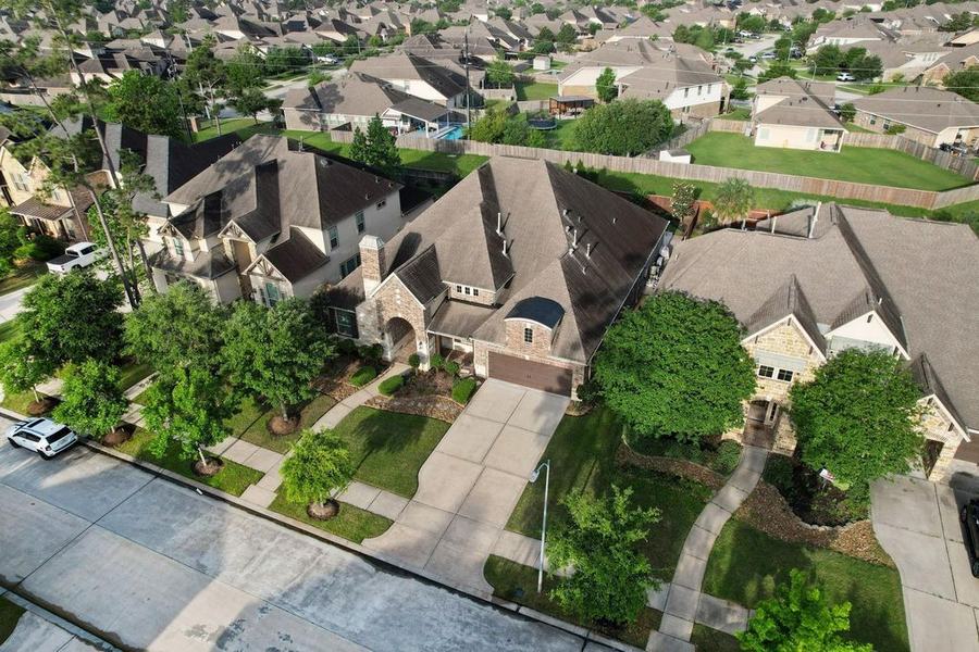 Aerial view of 17215 Inyo National Dr and the surrounding neighborhood